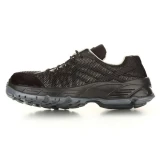 кросівки з композитним носком